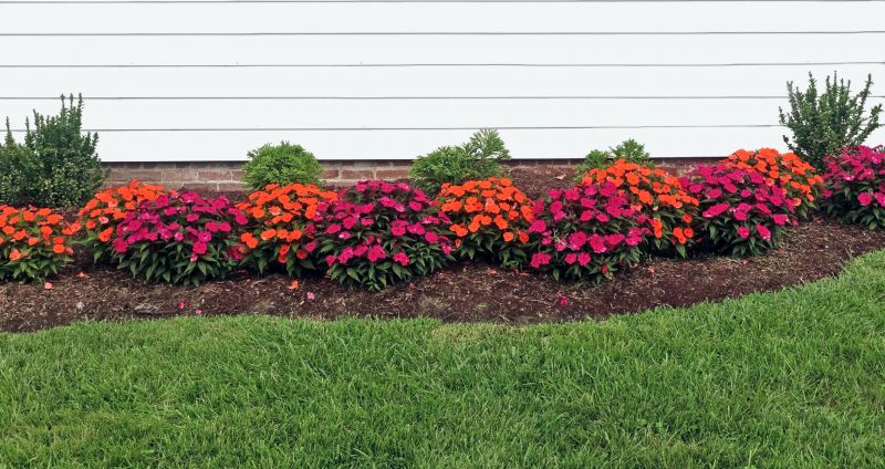 Flower Bed Cleaning Cost — Cost of Flower Bed Cleaning